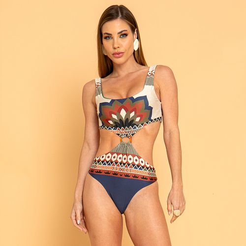 O Maiô Engana Mamãe Coconut com bojo removível, alça halter e detalhe em argola é moderno, confortável e perfeito para arrasar no verão.