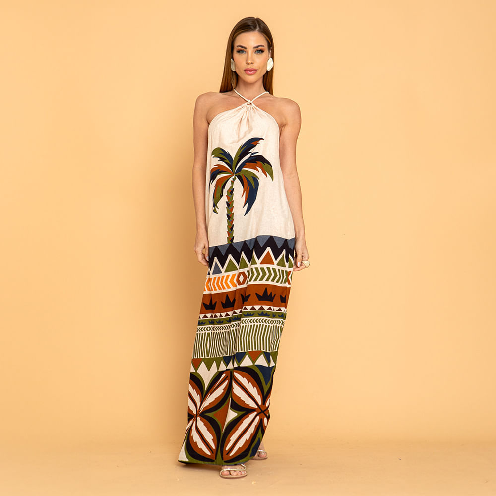 O Vestido de Viscose Estampa Localizada De Chelles combina conforto, estilo e sofisticação para os dias quentes, ideal para passeios e momentos de lazer.
